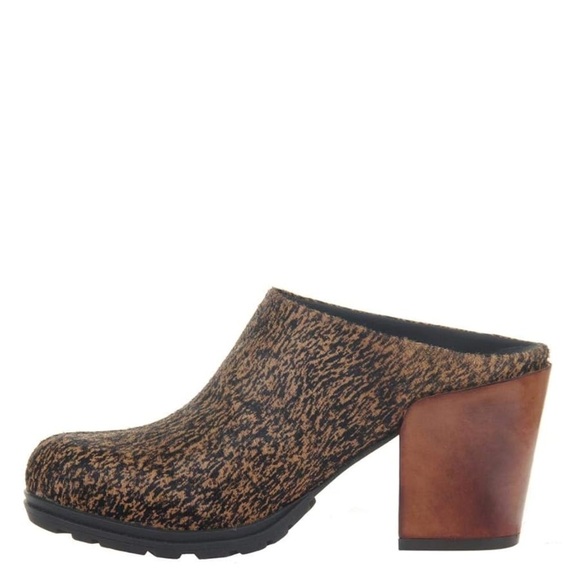 Naked Feet Proper Heeled Mule Calf Fur Brown Black Size 7 Women's Business Party - Picture 4 of 13